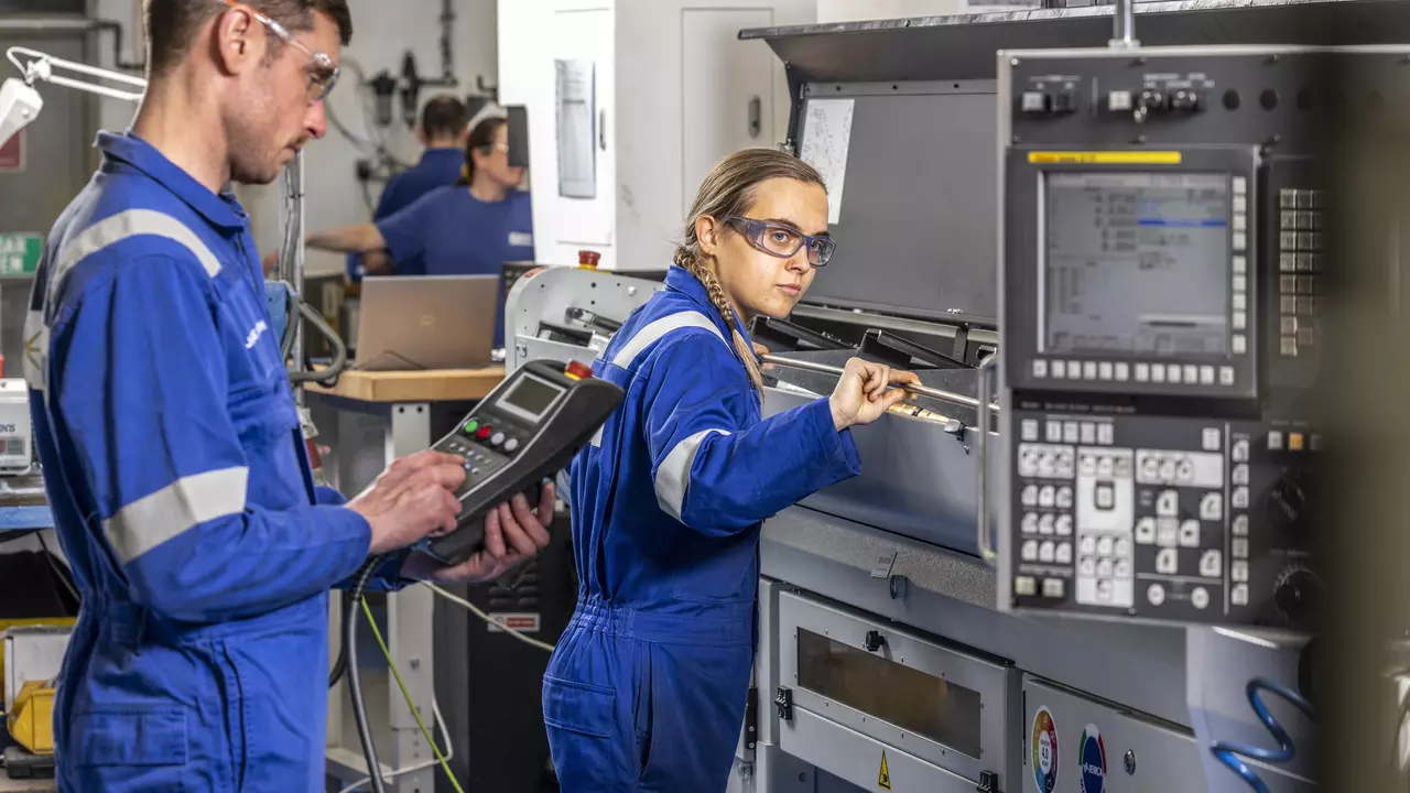 Apprenticeships-Engineering